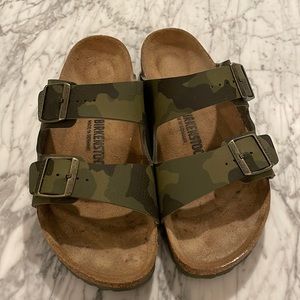 Camouflage Birkenstocks!like new! A great item to add to your summer collection!